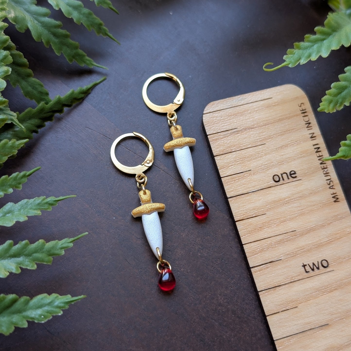 White and Gold Dagger Huggy with Blood Drop